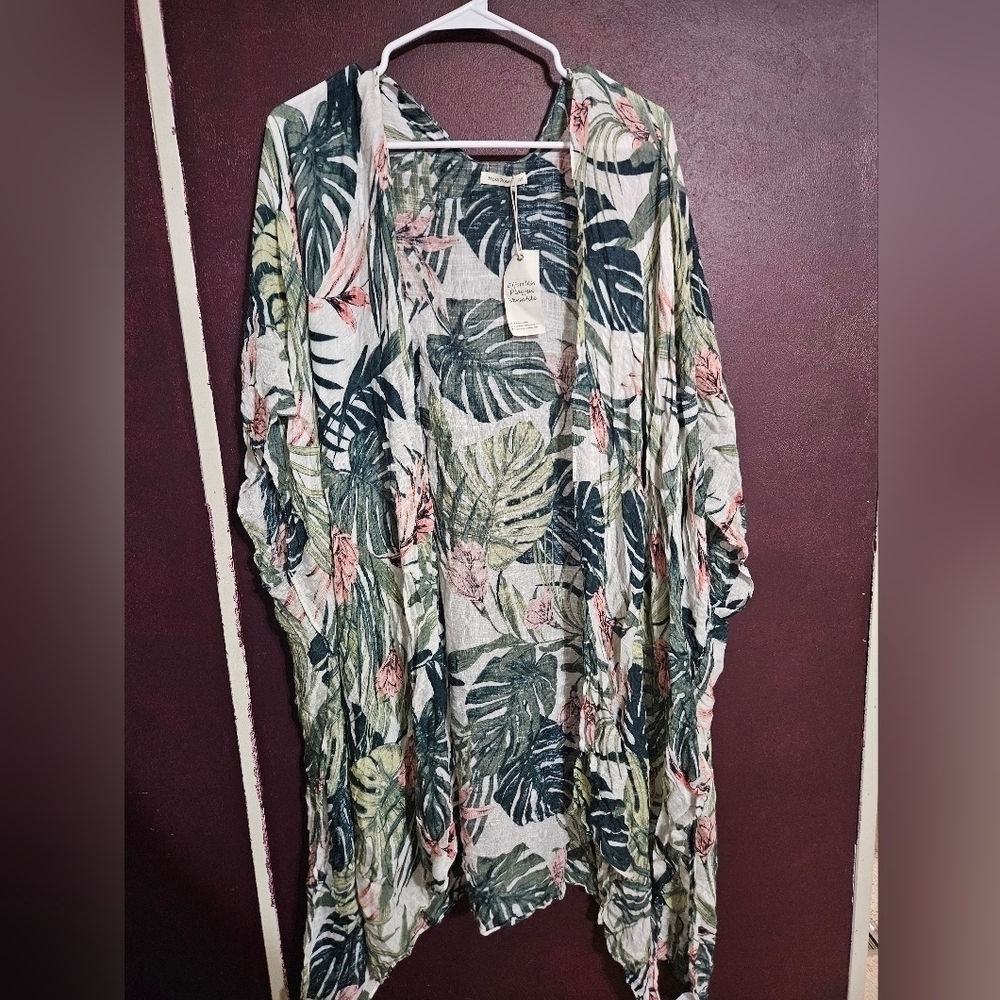 NWT! Moss Rose Tropical Leaf Print Swimsuit Cover Up!